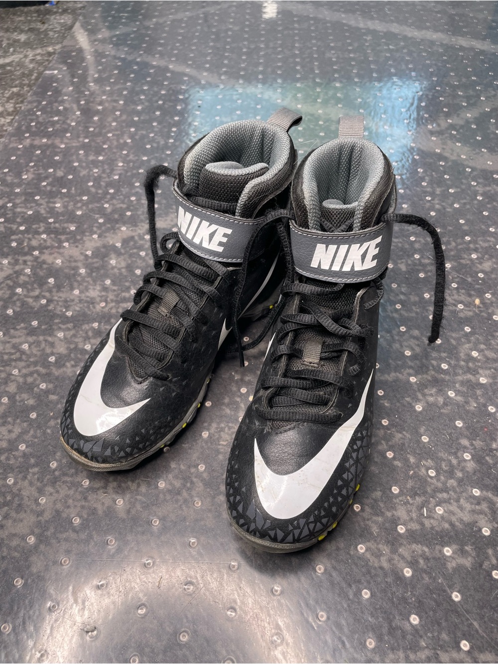 Nike Force Savage Shark Football Cleats